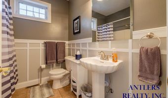 813 35th St, Cody, WY 82414