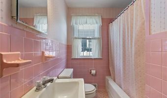 112 Oakton St, Woonsocket, RI 02895
