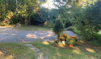 1694 CEDAR TOP Rd, Reading, PA 19607