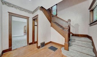 823 N 11th St, Beatrice, NE 68310