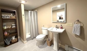 36 Kathryn Ln, Bangor, ME 04401