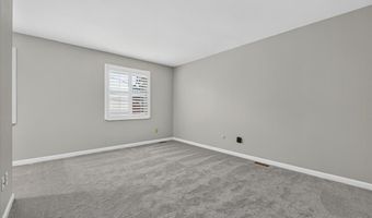 2427 Hidden Meadow Ln, Ballwin, MO 63021