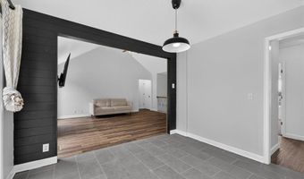 16913 Juniper Dr, Basehor, KS 66007