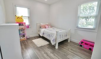 26 Oneil St, Bergenfield, NJ 07621