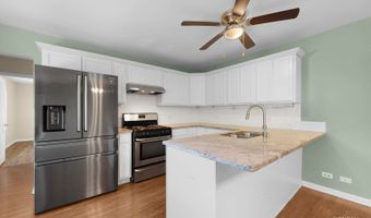 111 E Magnolia St, Arlington Heights, IL 60005