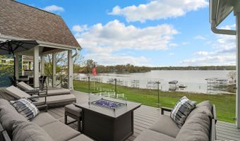 40561 N Newport Dr, Antioch, IL 60002
