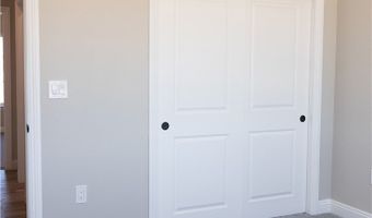 12409 Pawnee Rd, Apple Valley, CA 92308