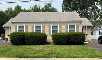 15 Cedar St, Amityville, NY 11701