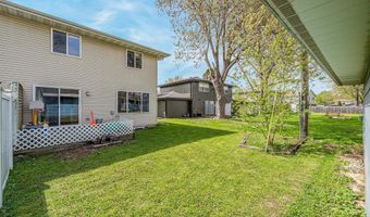 722 N HAWTHORNE Dr, Appleton, WI 54915