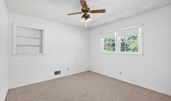 111 Highland Acres Dr, Boiling Springs, SC 29316