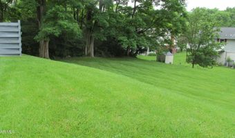 703 Ruskin Dr, Altoona, PA 16602