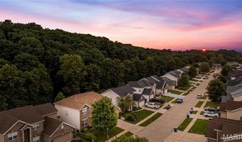 1388 Red Oak Plantation Dr, Ballwin, MO 63021