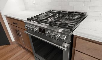 5728 W SPENCER St, Appleton, WI 54914