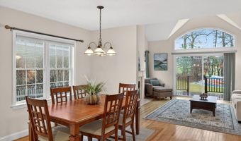 5 Blue Meadow Ct 5, Bourne, MA 02532