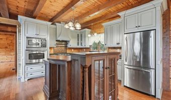 14 E Point Rd, Albrightsville, PA 18210