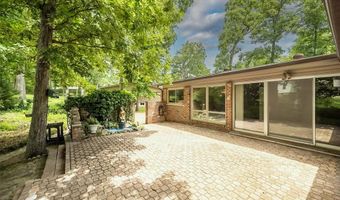 425 Kenilworth Ln, Ballwin, MO 63011