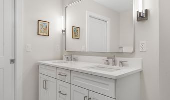267 US Route 1, Falmouth, ME 04105