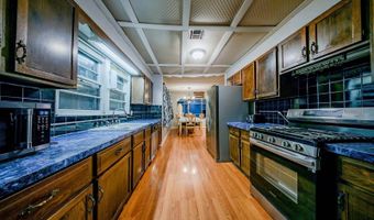 113 S Country Club Rd, Arkansas City, KS 67005