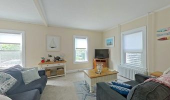 36 Dixon St, Newport, RI 02840