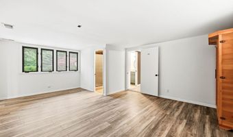 1007 Evergreen Rd, Anchorage, KY 40223