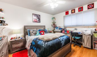 1527 W Holtz Ave, Addison, IL 60101