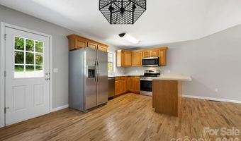 76 Selwyn Rd, Asheville, NC 28806
