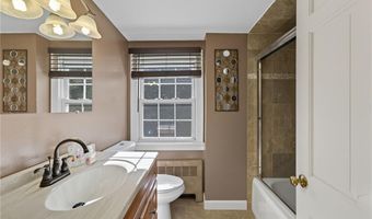 53 School St, Johnston, RI 02919