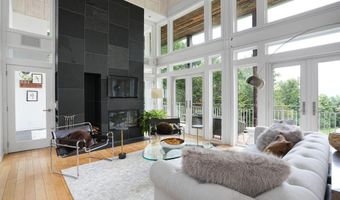 103 Long View Dr, Becket, MA 01223