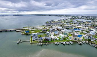 221 Smith St, Atlantic Beach, NC 28512