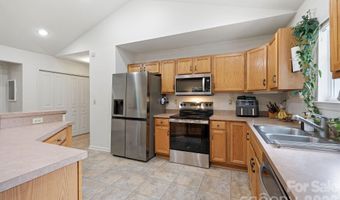 51 Sunview Cir, Arden, NC 28704