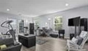 25 BAYSIDE Dr, Bayonne, NJ 07002