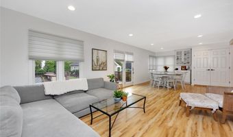 11 Anita Pl, Amityville, NY 11701