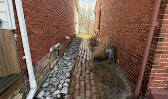 1023 22nd Ave, Altoona, PA 16601