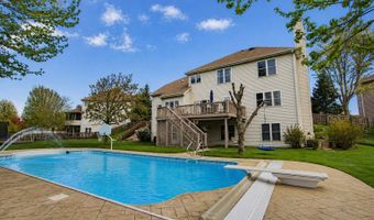 3 BLACKWOLF Ct, Algonquin, IL 60102