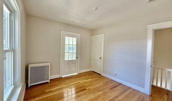 21 Upcrest Rd SF, Boston, MA 02135