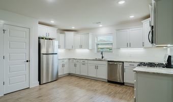 221 Palm St, Bentonville, AR 72713