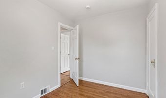 16 PARK Dr, Bellmawr, NJ 08031