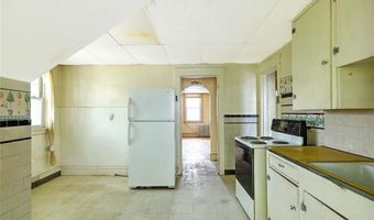 59 Colonial Ave, Cranston, RI 02910