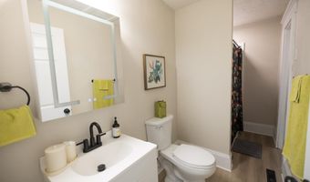 2007 Columbus Ave, Anderson, IN 46016