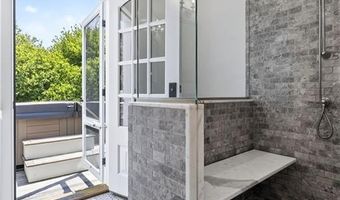 14 Bay View Rd, Charlestown, RI 02813