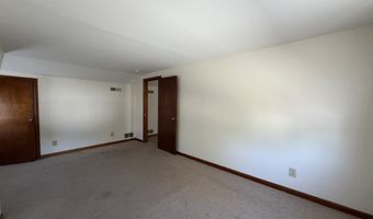 30 Aceto St, Branford, CT 06405