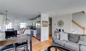 17 Mariner Way, Middletown, RI 02842