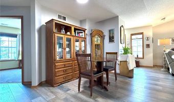 1907 Oak Tree Ln C, Austin, MN 55912