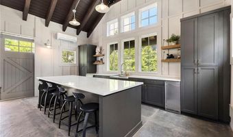 191 Chestnut Cir, Atlanta, GA 30342