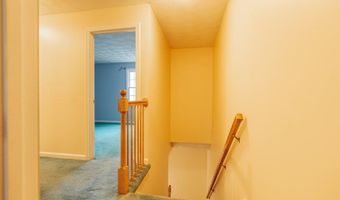 65 Village Hill Ln, North Kingstown, RI 02852