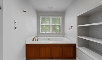 1720 Wood Creek Cir, Athens, TN 37303