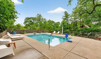 1980 Hillside Dr, Columbus, OH 43221