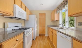 133 Bridgetown Rd, Narragansett, RI 02882