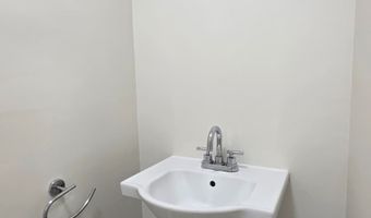 104 Yacht St, Bridgeport, CT 06605