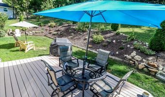 6 Laurel Dr, Brookfield, CT 06804
